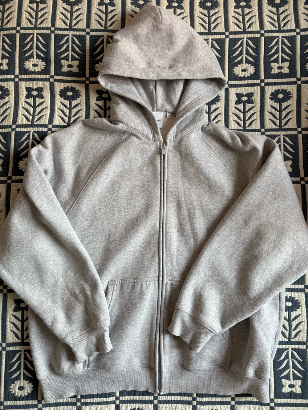Aritzia Cozy Sweatfleece Mega Zip Hoodie - Size L